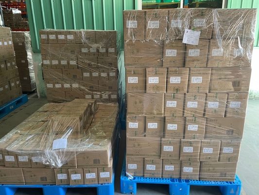 Влажное OEM многофункциональное портативное устранимое обтирает для поверхностных очищая рук рта